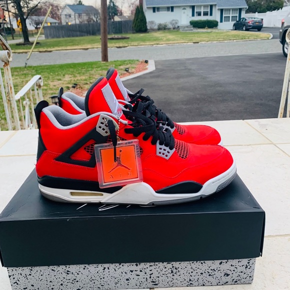 toro red 4s